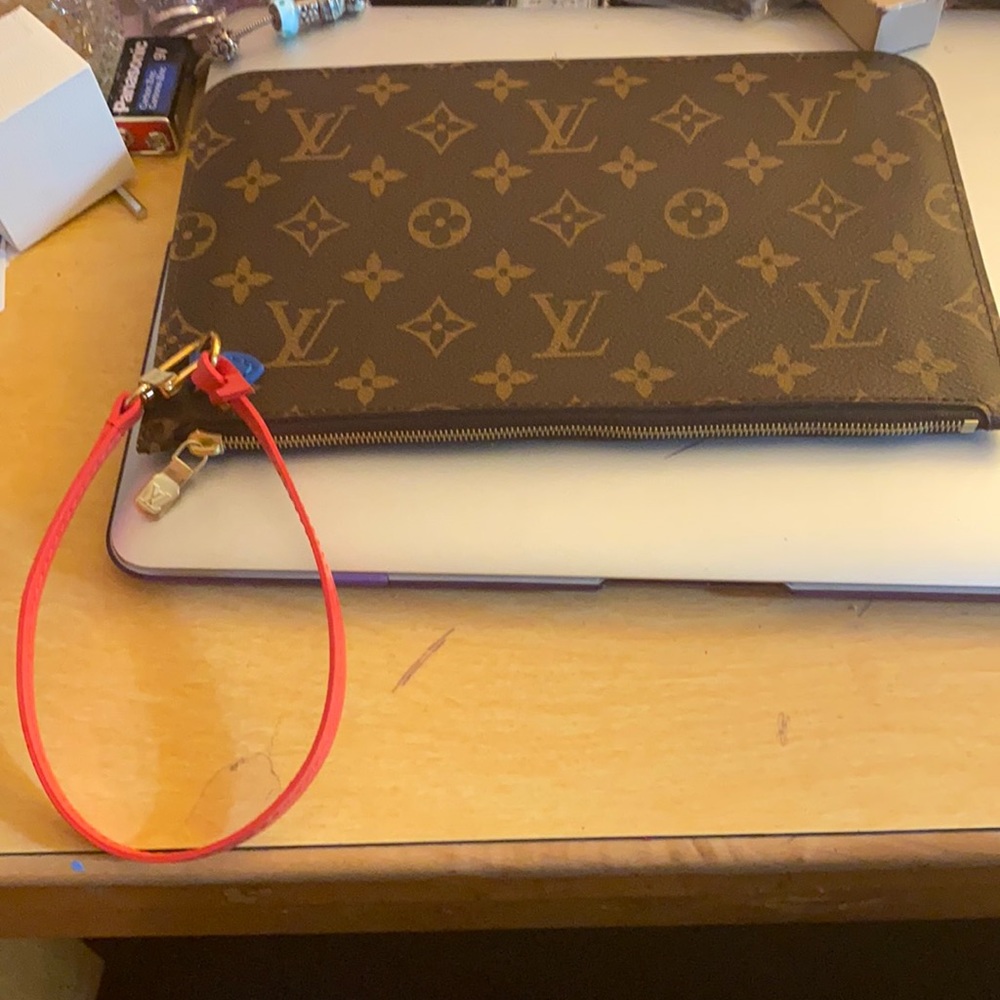 2015 rare flamingo wristlet